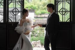 -雪中彩影婚纱摄影·微光艺术中心