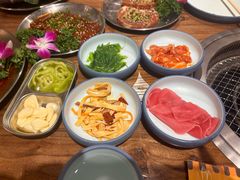 -明洞阿姨·韩式酱蟹烤肉·创意料理(三元桥店)