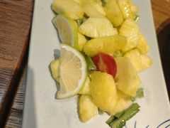 青柠拌菠萝-云海肴·汽锅鸡·云南代表菜(美罗城店)