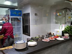 自助取餐区-缘福乡村铁锅炖民宿(八达岭店)