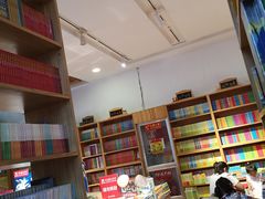-新华书店(泉城路店)