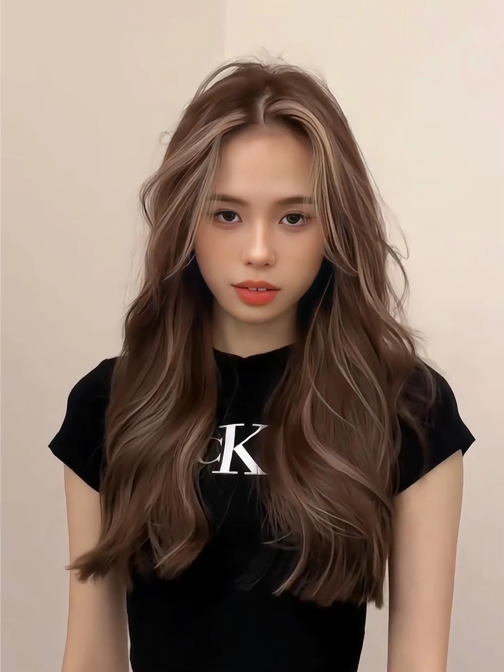 染发
女生一定要尝试的混血感挑染巨显白发色
☑️☑️