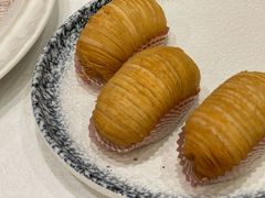 金牌榴莲酥-唐宫海鲜舫