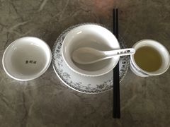 餐具-四川小胡子海鲜(丁村万人海鲜广场店)