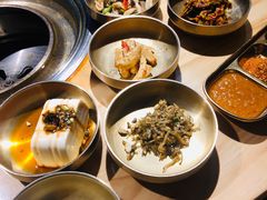 十道正宗韩国小菜-金顺韩式烤肉·网红烤肉店(广利路店)