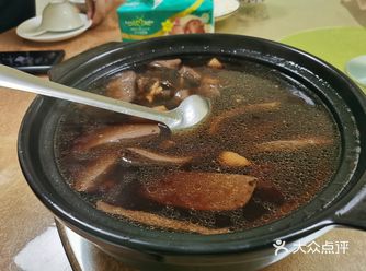 没有菜单，是按人头餐标来点的哈。人均100，上不封顶