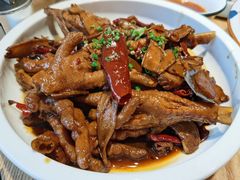 姜辣鸡爪-董厨煨汤馆(车站路店)