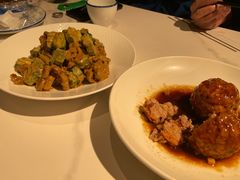 鸭蛋黄狮子头-梅飞酒家(桑园路店)