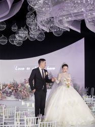 -MECCI婚礼摄影跟拍(红东方广场店)