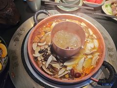 -菌自由丨野生菌火锅特色庭院餐厅(丽江古城店)