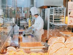面包甜点陈列柜-西村叔叔的店·面包·甜品·蛋糕(清河万象汇店)