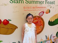 -广州万富希尔顿酒店·感趣自助餐厅·金秋蟹宴生蚝海鲜刺身