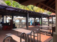 -东海岸人工湖美食村