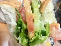 尼斯吞拿鱼三明治-瑞幸咖啡(同乐汇店)