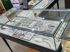 -光明眼镜·蔡司授权(徐泾店)