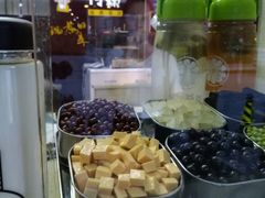 -沪上阿姨鲜果茶(华新大街店)