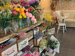 -FLOVIE FLORIST CAFE