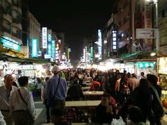 -六合夜市