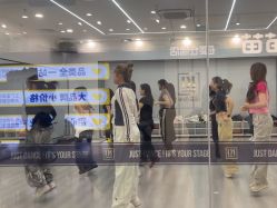 -单色舞蹈