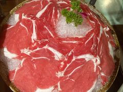 精选上脑牛肉-洪氏嗨捞·广东猪肚鸡·椰子鸡火锅(西咸万象城店)