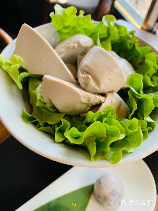 大隐·成都火锅Bistro(合生麒麟新天地店)大隐独创鲜嫩黑豆腐花图片