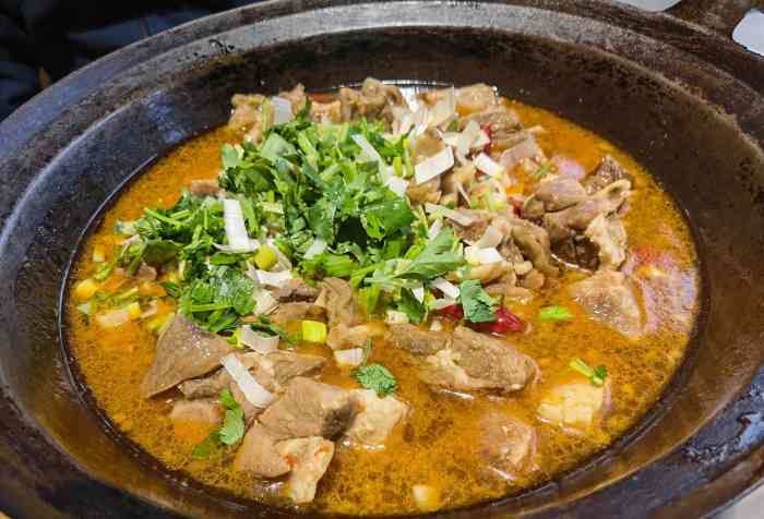 名羊天下陕北横山铁锅炖羊肉(博文路店)-"非常不怎么样,菜都很咸,做的