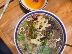 -云阿蛮云南生烫牛肉米线(奉贤路店)