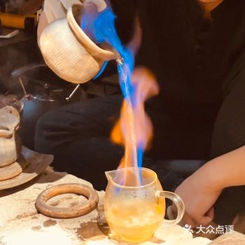 昆明|围炉烤茶吃豆腐 小姐妹约着去吃烤茶悠闲自在的时