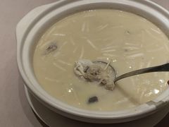 奶白鮰鱼汤-名豪品鲜荟(云亭店)