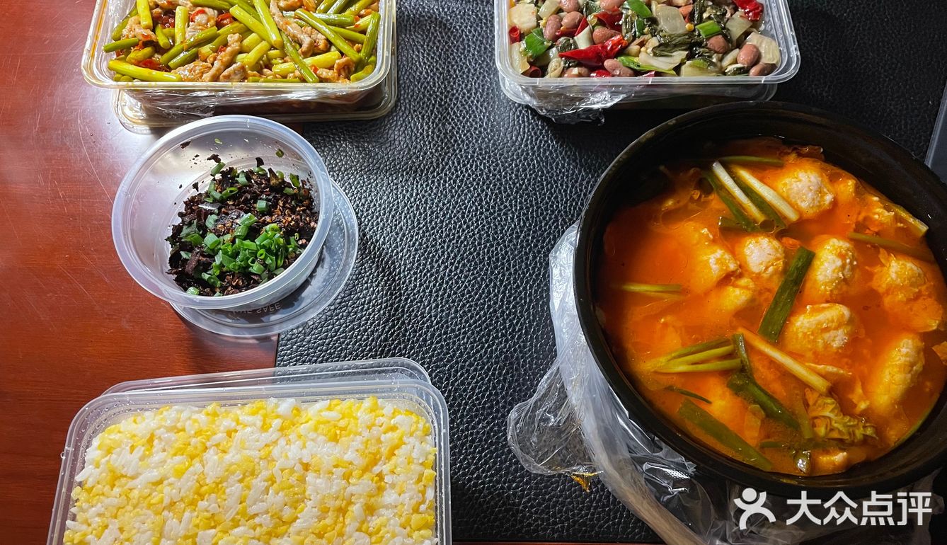 苍蝇馆子夜宵也在水平线上