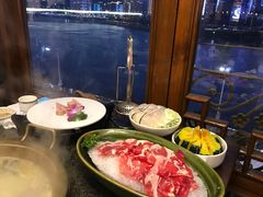 -小天鹅火锅·一线江景洪鼎旗舰店(洪崖洞店)
