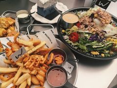 -W COLLECTIVE  DESSERT SHOP