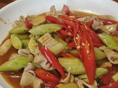 泡椒肥肠-茅屋大酒店