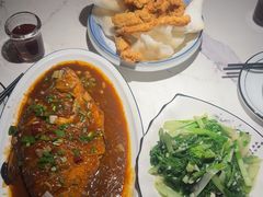 -小凤庭·地道湖北菜武昌鱼·藕汤(38年黄鹤楼店)
