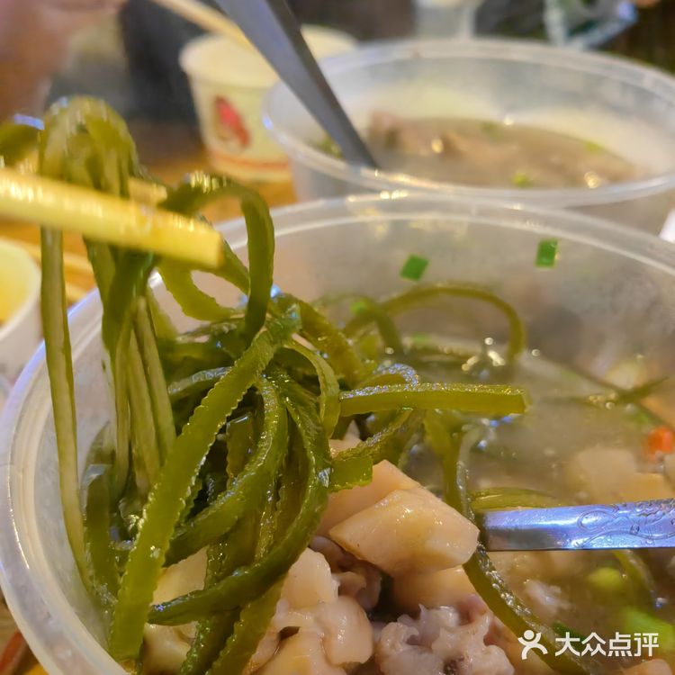 藏在路边摊的美味|成都路边摊的药膳蹄花，味美又实惠。