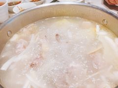 银耳椰青海底椰汤底配花雕本地鸡-一哥澳门豆捞·澳门风打边炉(高德置地店)