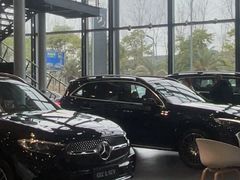 -成都中升之星奔驰4S店