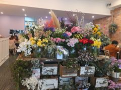 -FLOVIE FLORIST CAFE