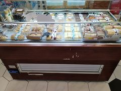 面包甜点陈列柜-光明牛奶棚(南泉店)