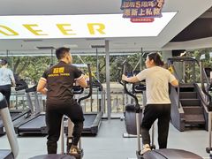 -超鹿运动(达信大厦店)