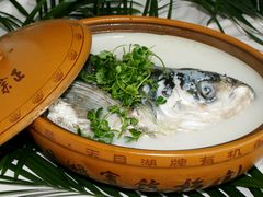 砂锅鱼头-扬州狮子楼·非遗淮扬菜(总店)