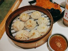 -馋三尺蟹粉小笼(人民广场店)