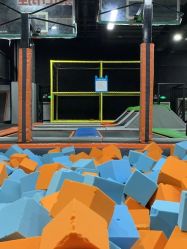 -蹦贝运动中心·蹦床·攀岩·闯关(龙岗店)