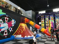-嘿哟动霸CHUA·新潮玩运动娱乐中心·蹦床滑冰团建乐园