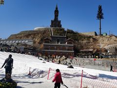 -采薇庄园四季滑雪场