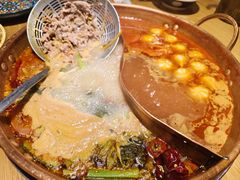 -洱火云南酸菜牛肉火锅(石景山当代商城店)