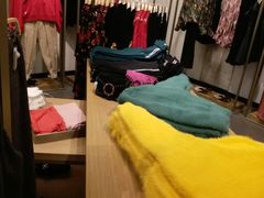 -URBAN REVIVO(高德置地广场·春广场店)
