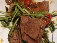 -云海肴·汽锅鸡·云南菜(天山百盛优客店)