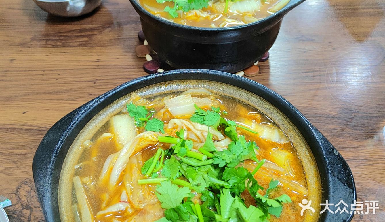 阿建羊肉砂锅的面和羊骨头