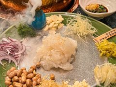 -得意咚瓜·顺德鱼生·冬瓜火锅(深圳首店)